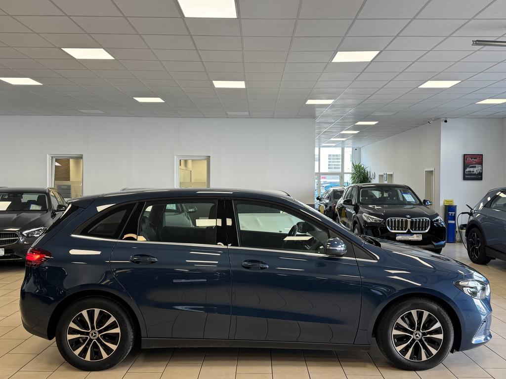 Mercedes-Benz B 180 2023