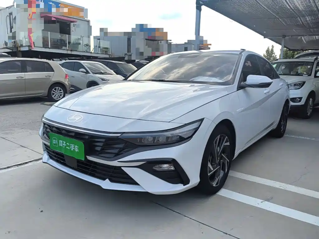 Hyundai Elantra 2025