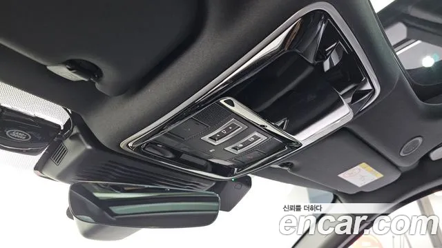 Land Rover Range Rover Velar 2025