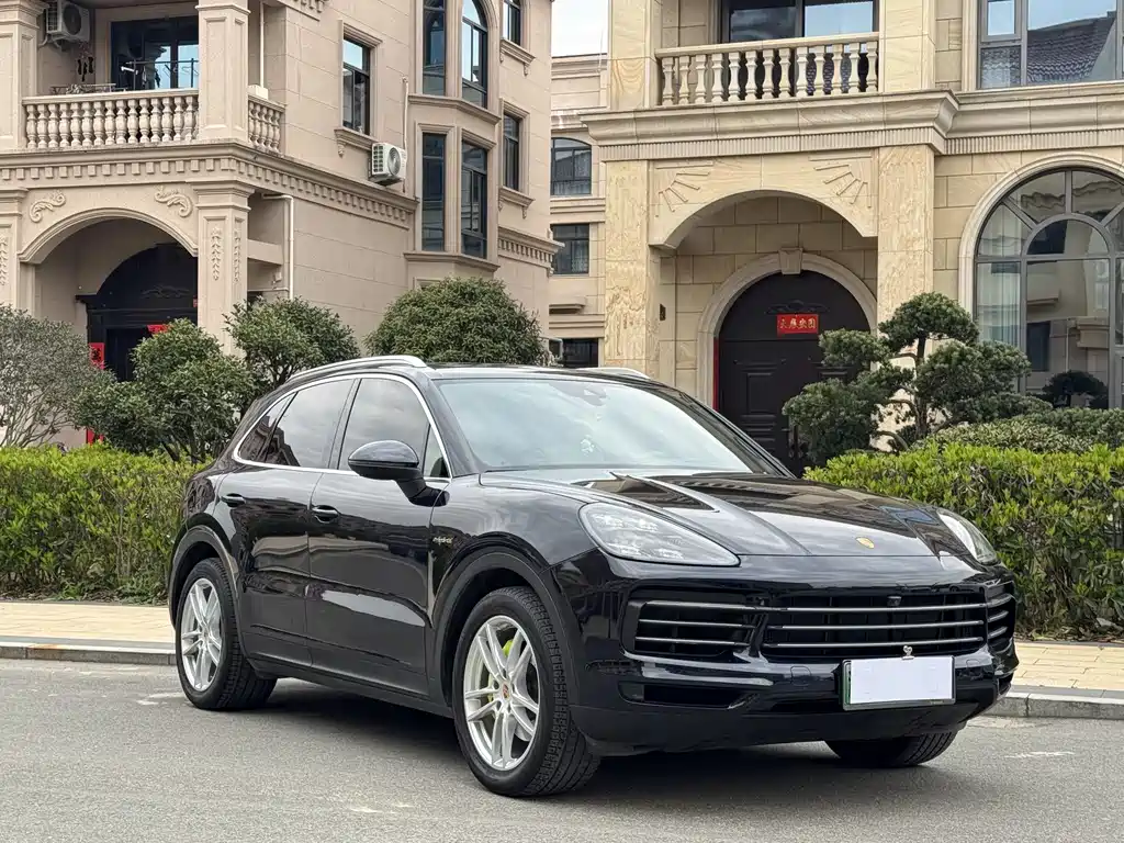 Porsche Cayenne 2021