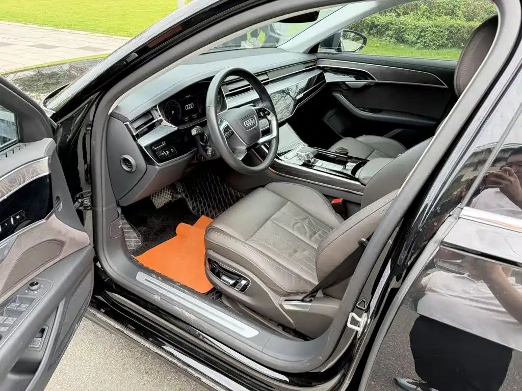 Audi A8 2025