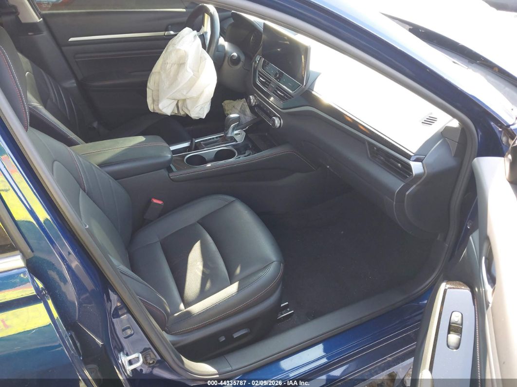 Nissan Altima 2023