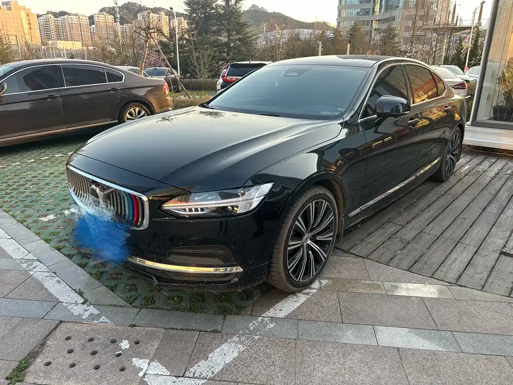 Volvo S90 2023