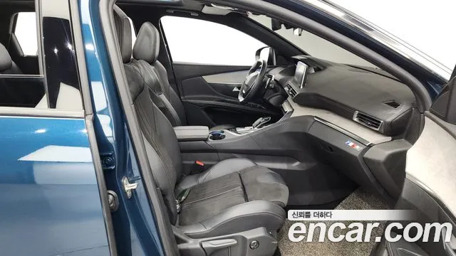 Peugeot 5008 2021