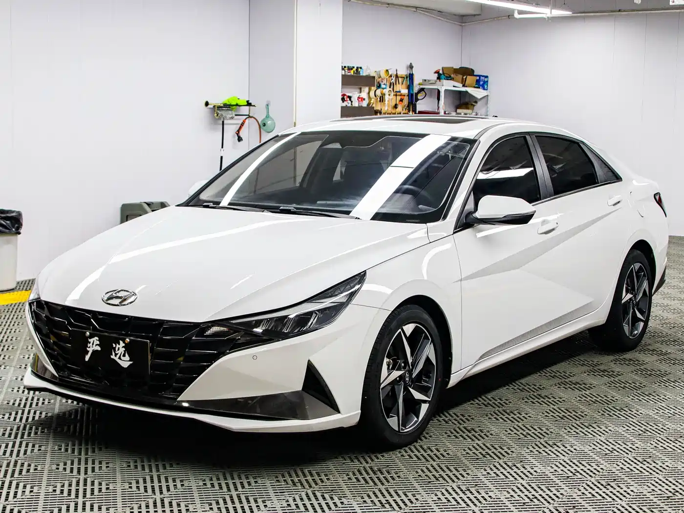 Hyundai Elantra 2023