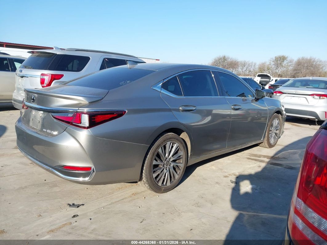 Lexus ES 2021