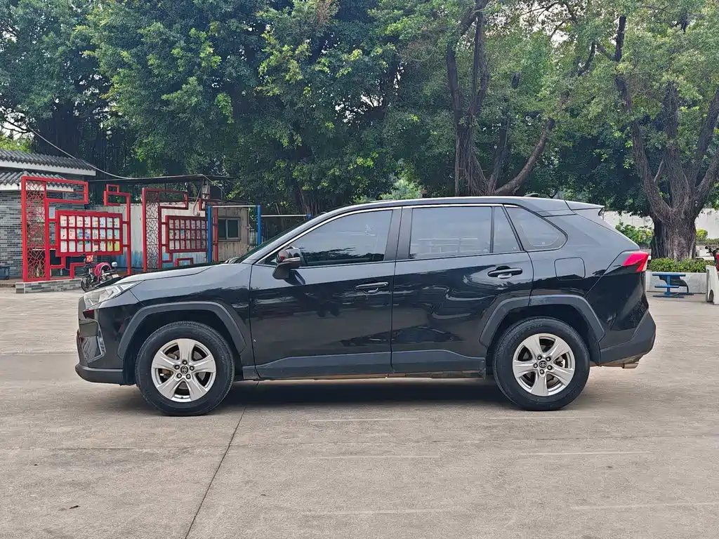 Toyota RAV4 2023