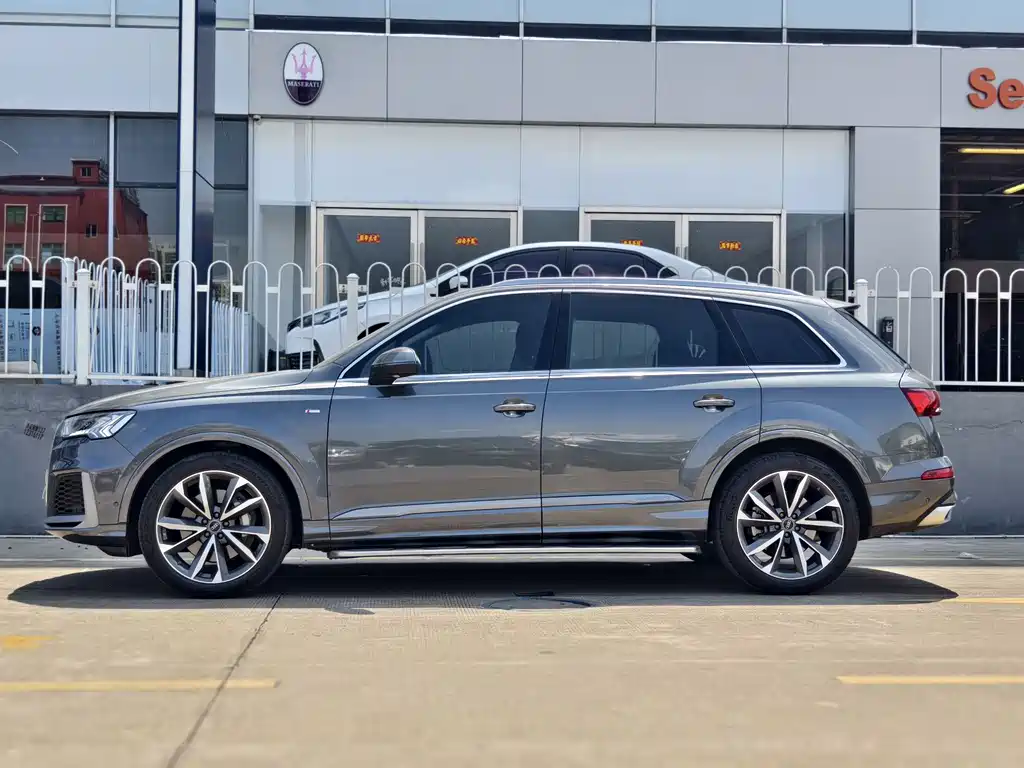 Audi Q7 2021