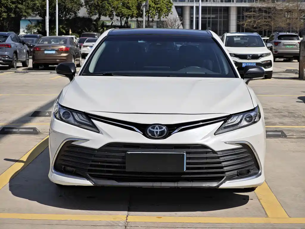 Toyota Camry 2021
