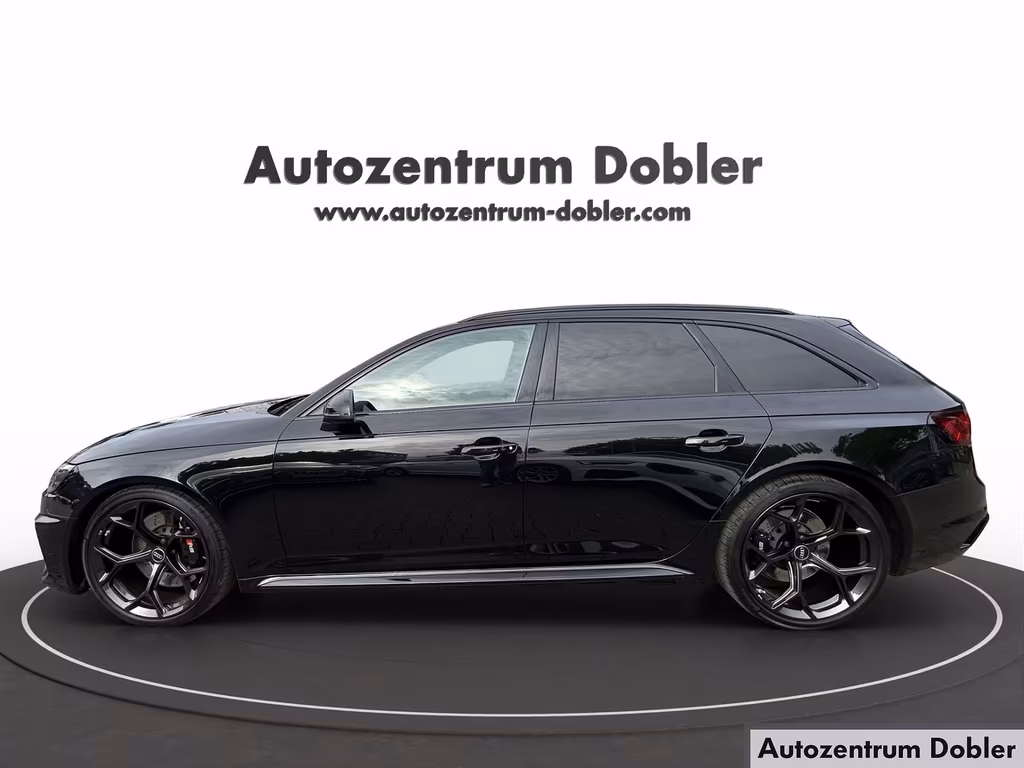Audi RS4 2024
