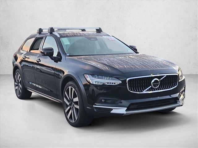 Volvo V90 Cross Country 2025