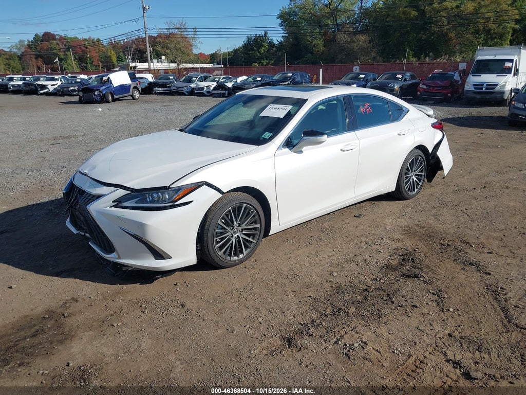 Lexus ES 2025