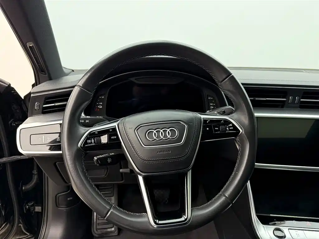 Audi e-tron 2023