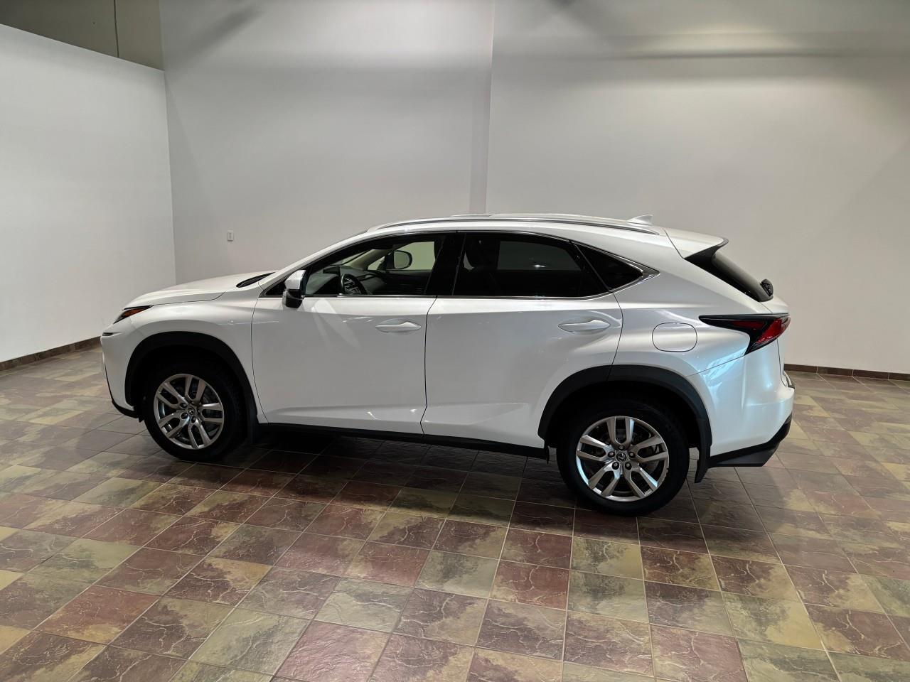 Lexus NX 300 2021