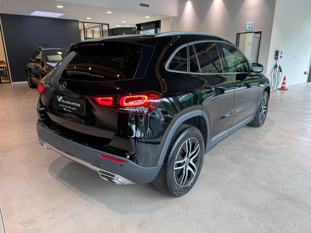 Mercedes-Benz GLA 200 2023