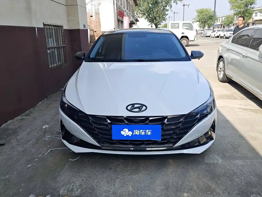Hyundai Elantra 2023