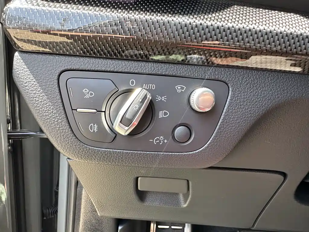 Audi SQ5 2022