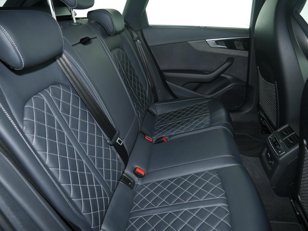 Audi A4 2023