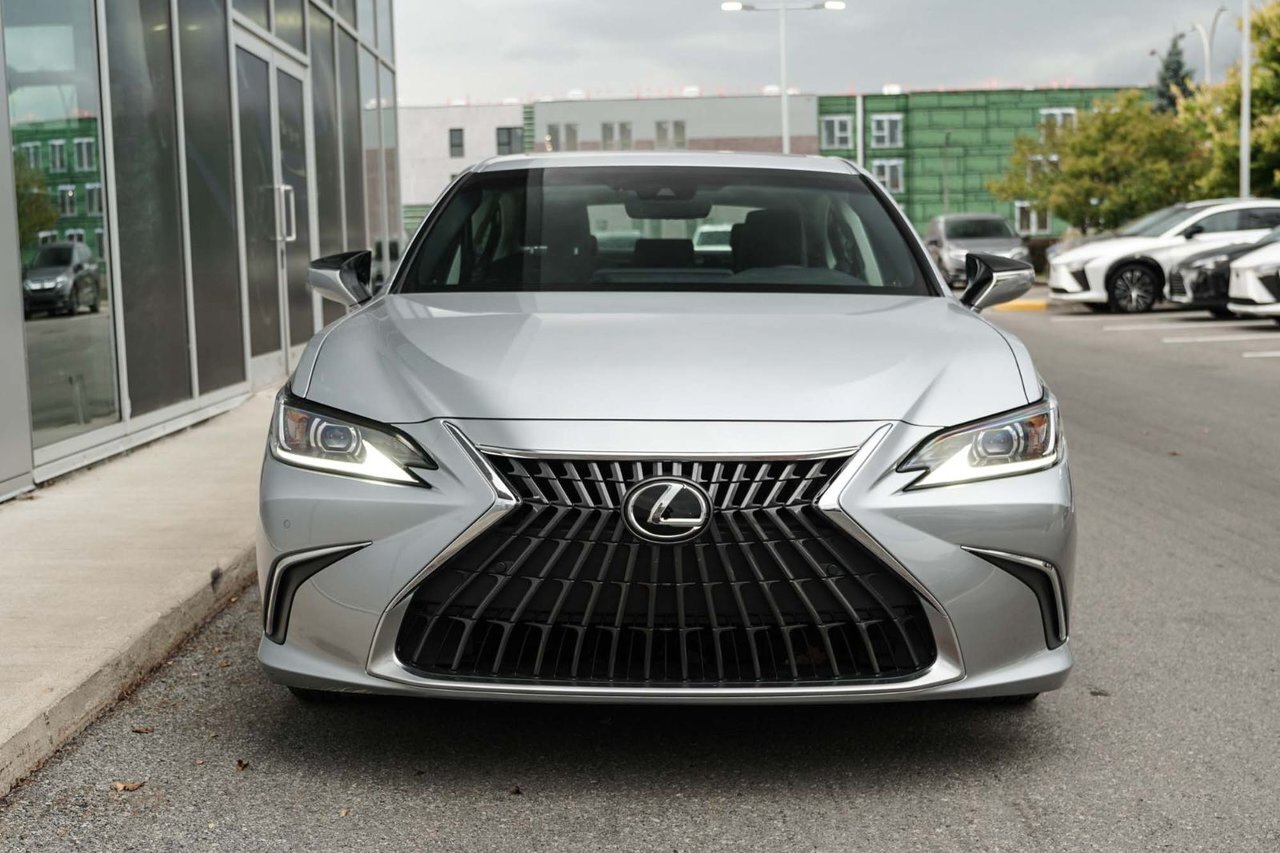 Lexus ES 2022