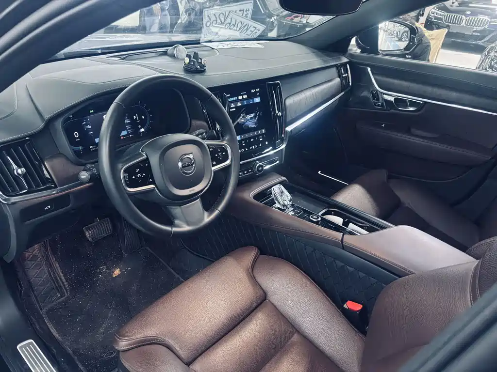 Volvo S90 2024