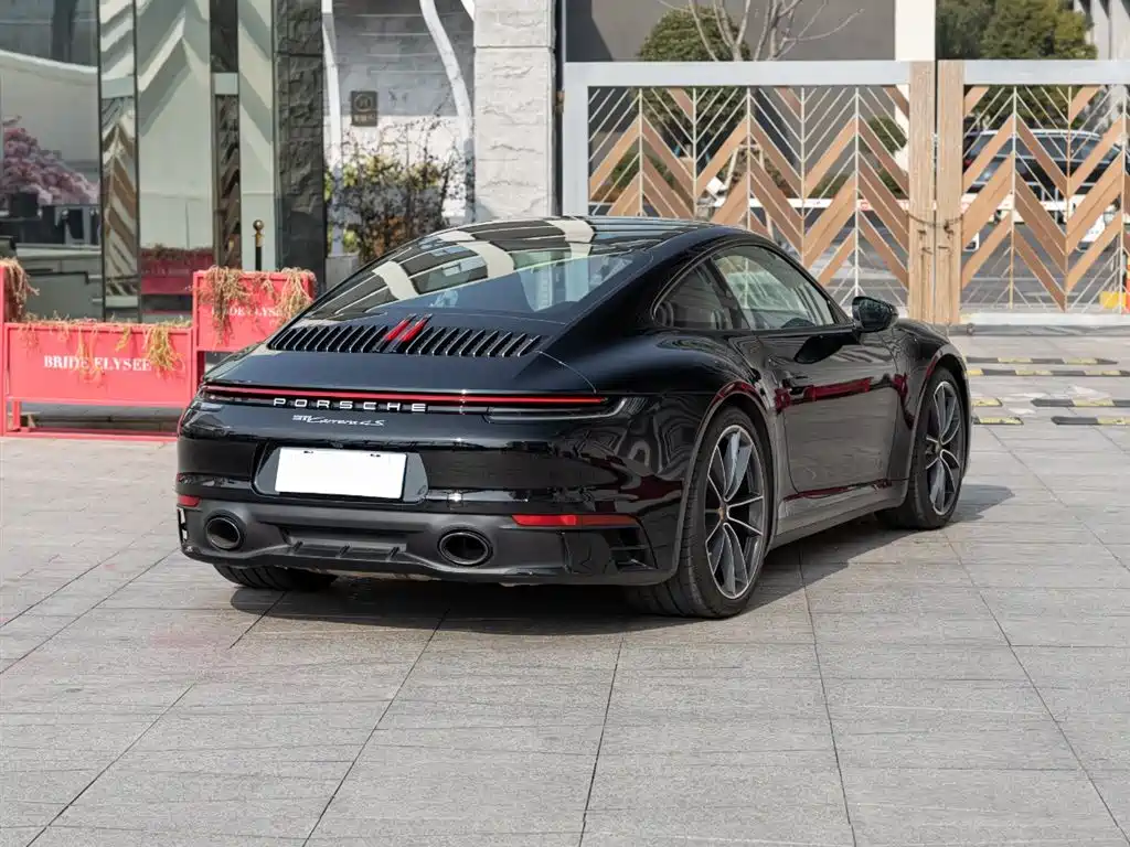 Porsche 911 2021