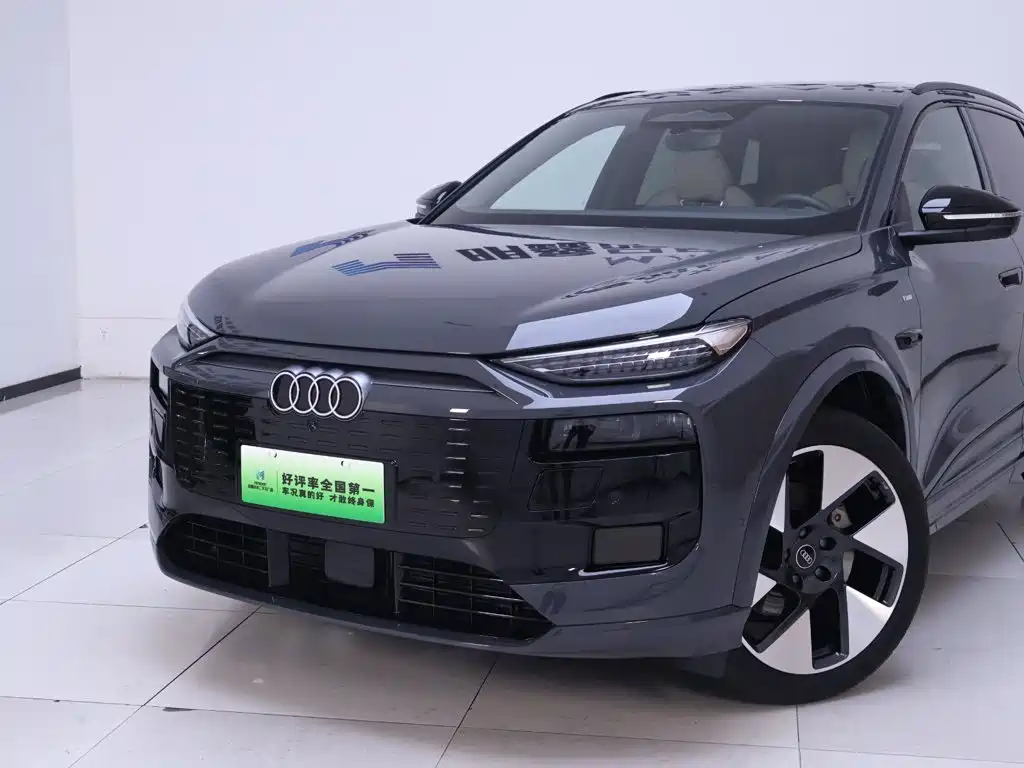 Audi e-tron 2025