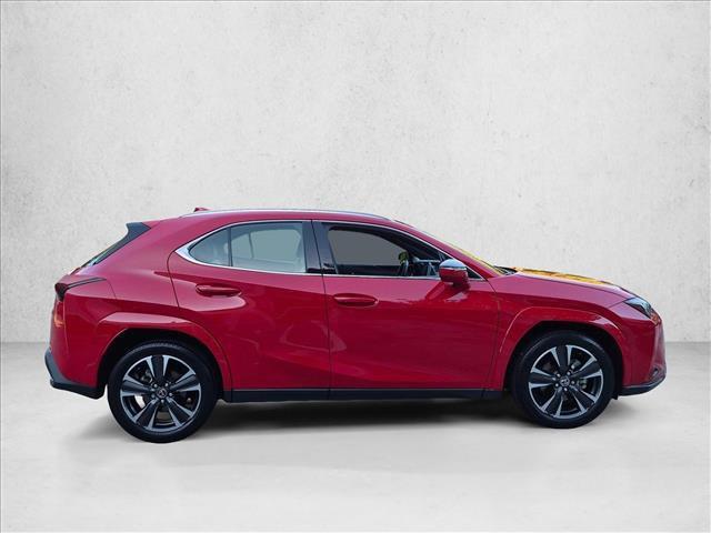 Lexus UX 2025