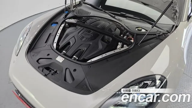 Porsche Panamera 2022