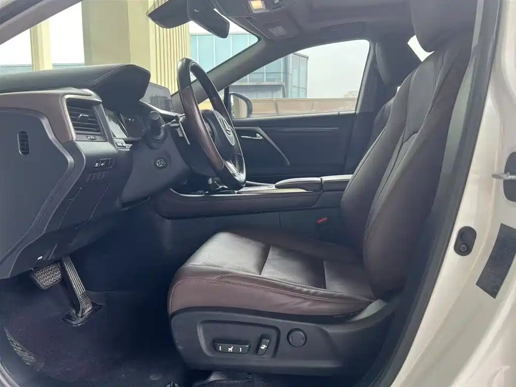 Lexus RX 2020