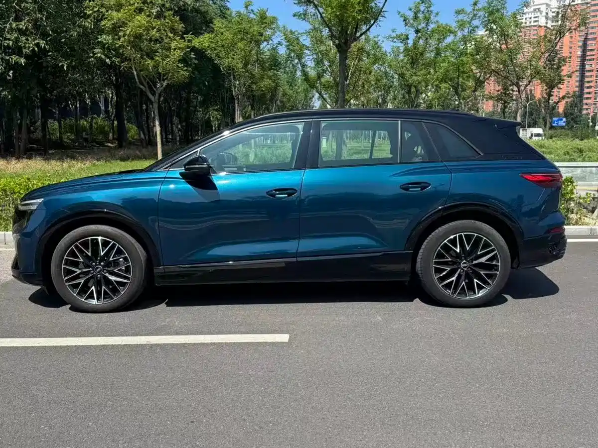 Audi Q5 e-tron 2023