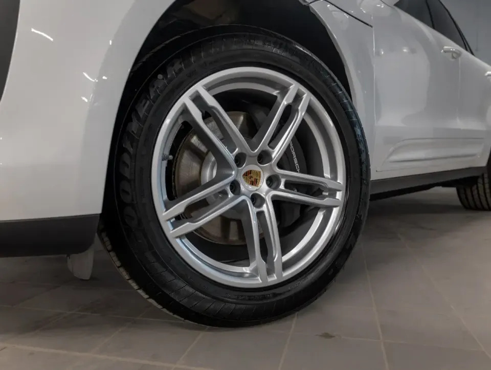Porsche Macan 2025