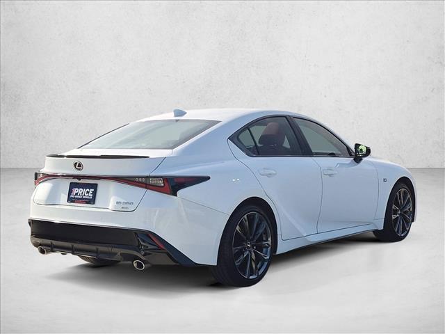 Lexus IS 2025