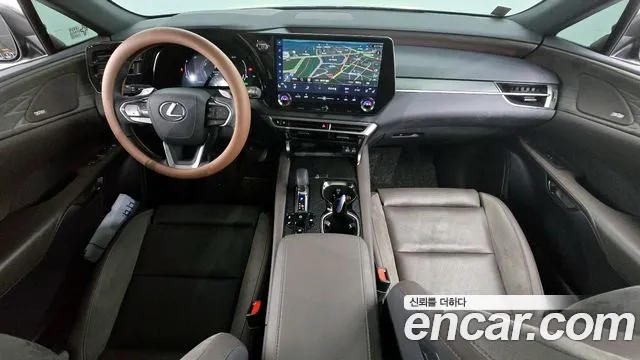 Lexus RX 2024