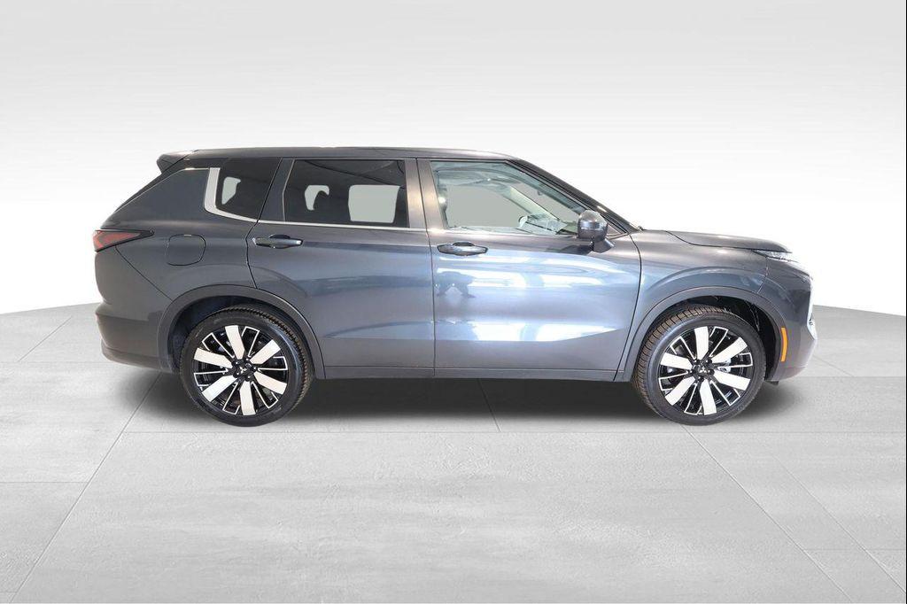 Mitsubishi Outlander 2025