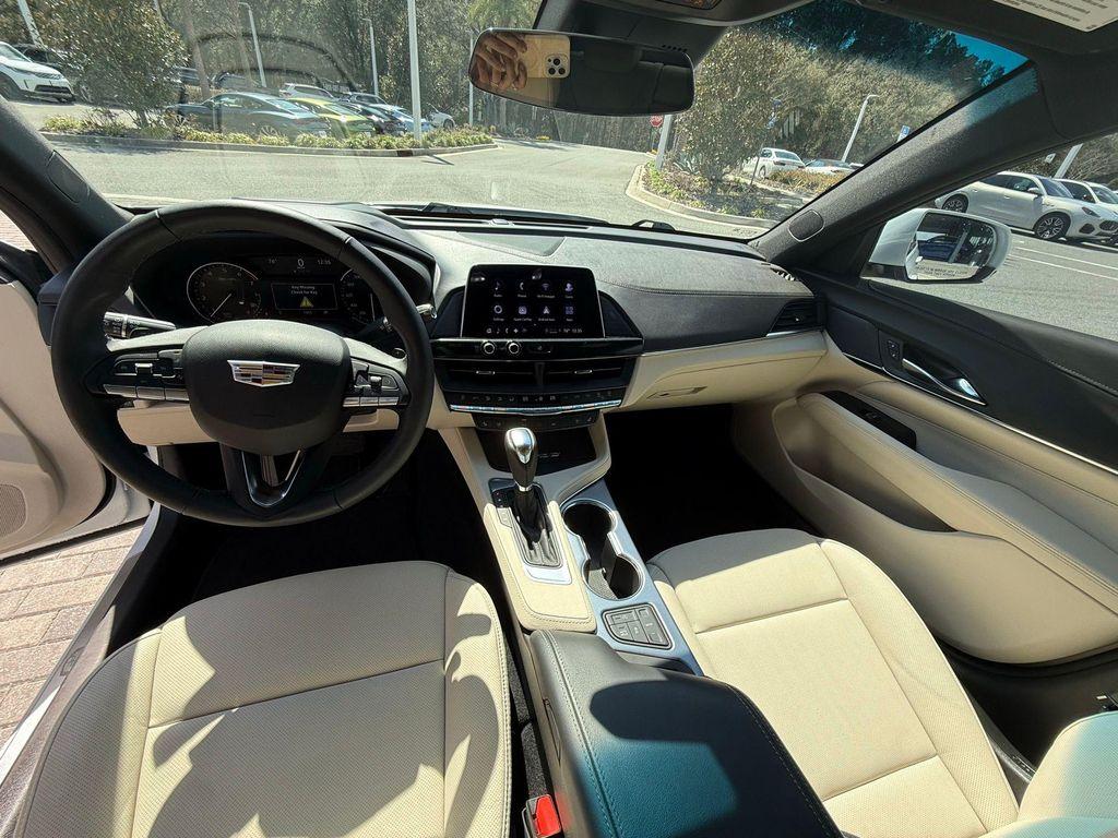 Cadillac CT4 2025
