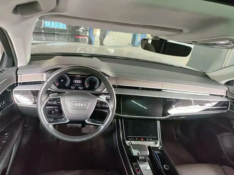 Audi A8 2023