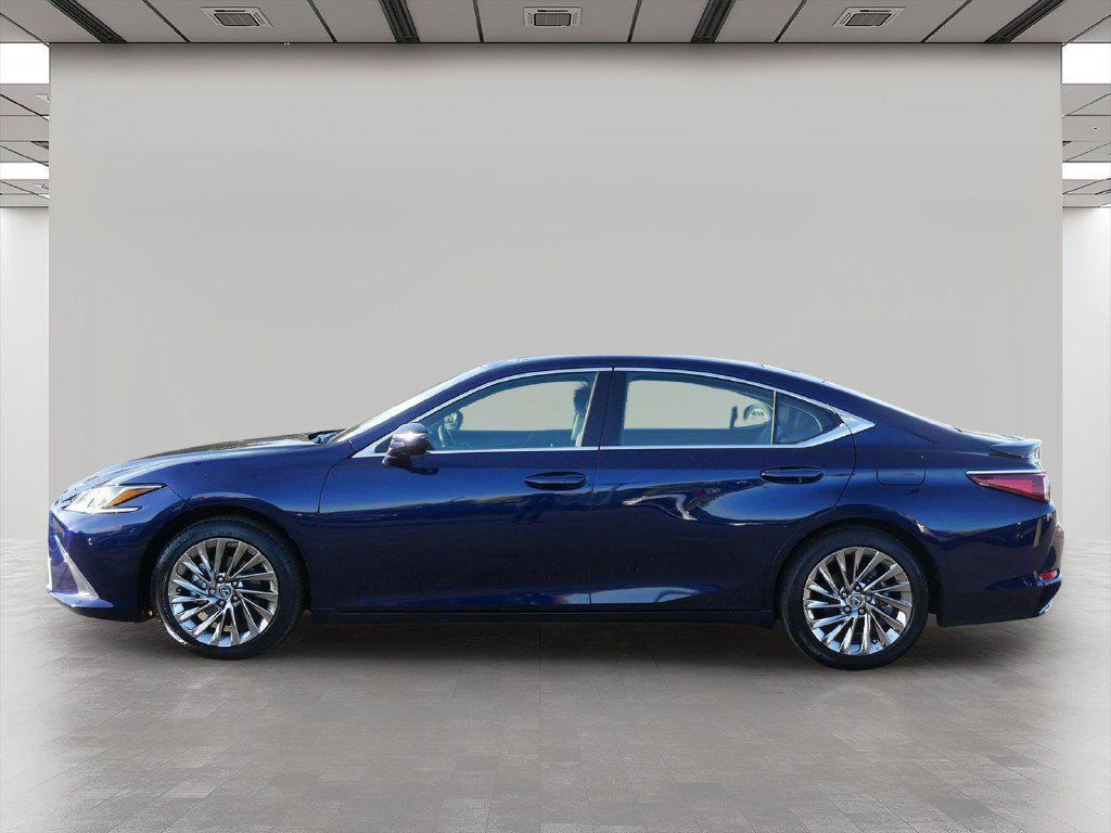 Lexus ES 2025