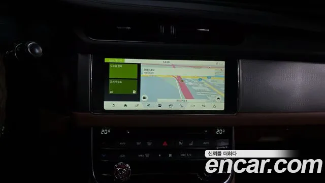 Jaguar XF 2020
