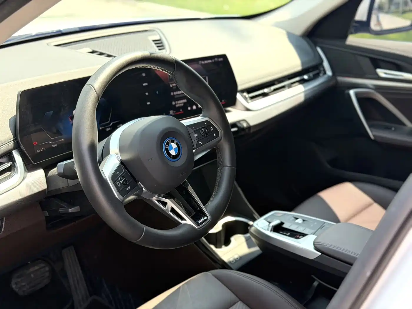 BMW iX1 2024