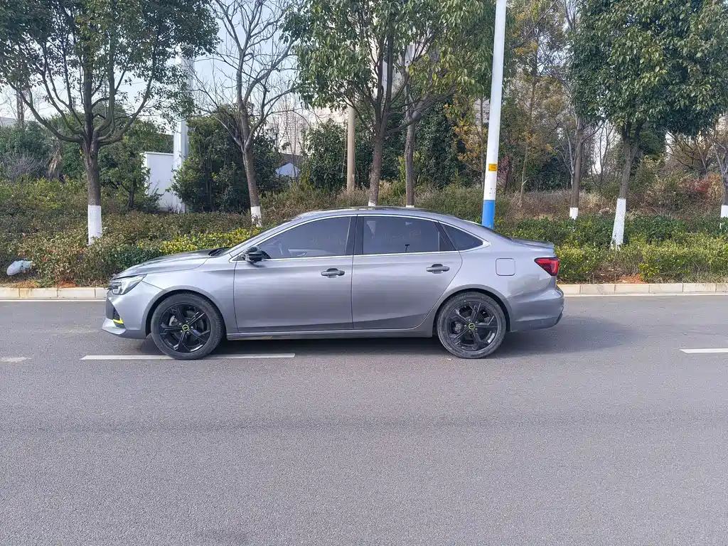 Roewe i6 Max 2022