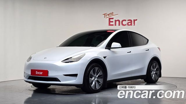 Tesla Model Y 2024
