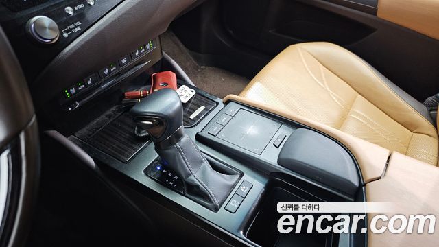 Lexus ES 2020