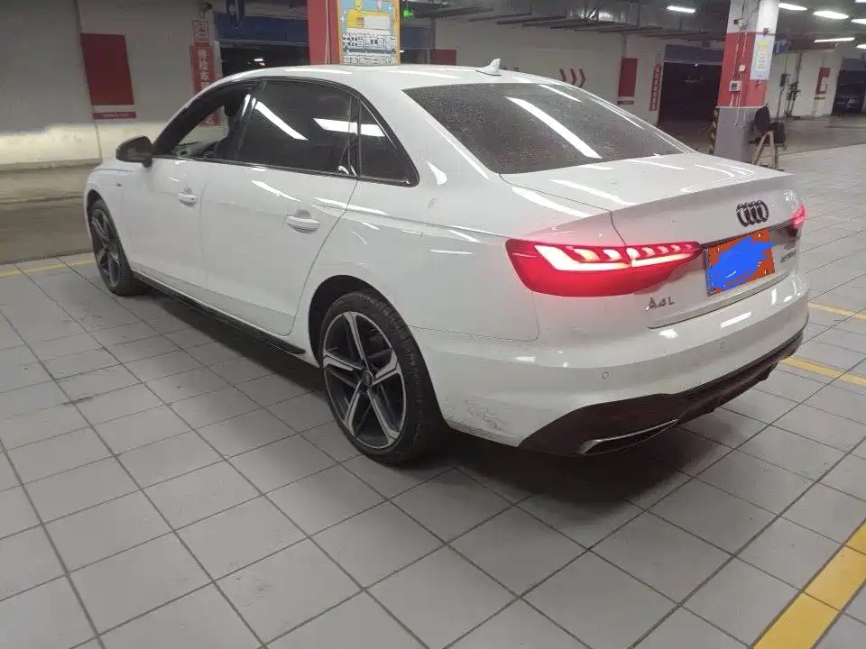 Audi A4 2023