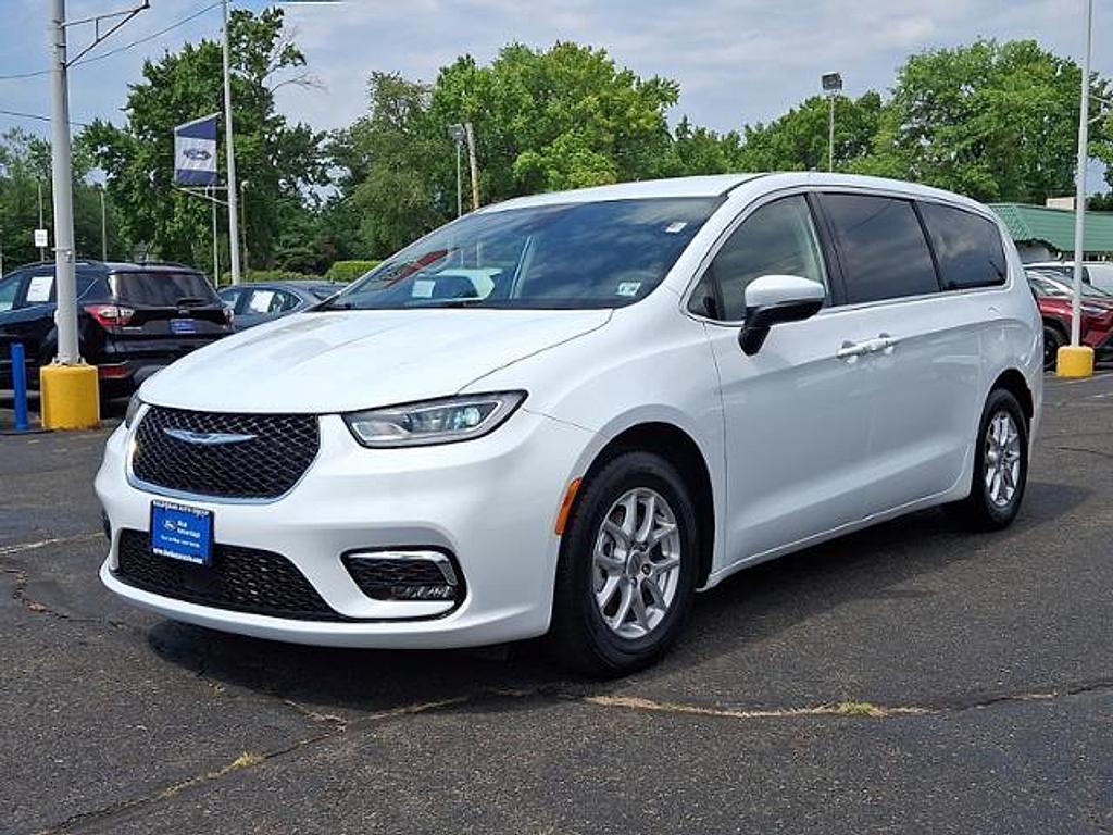 Chrysler Pacifica 2023