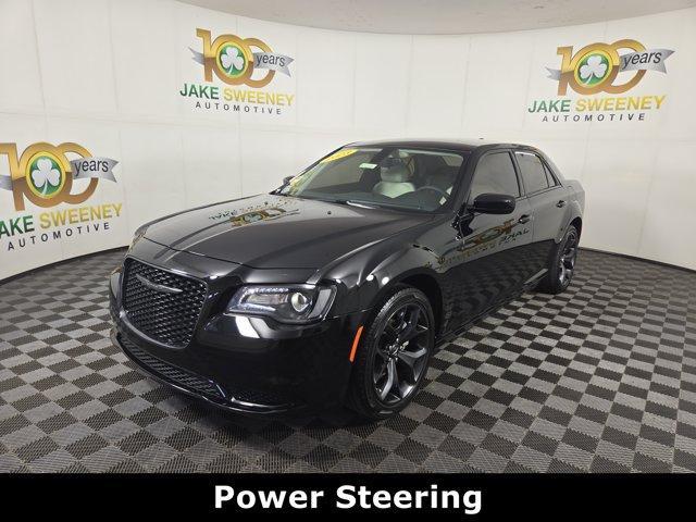Chrysler 300 2023