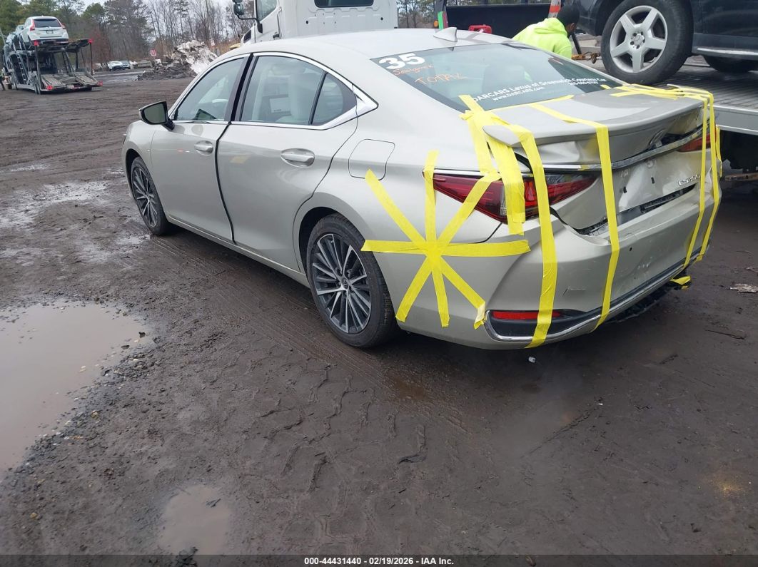 Lexus ES 2025