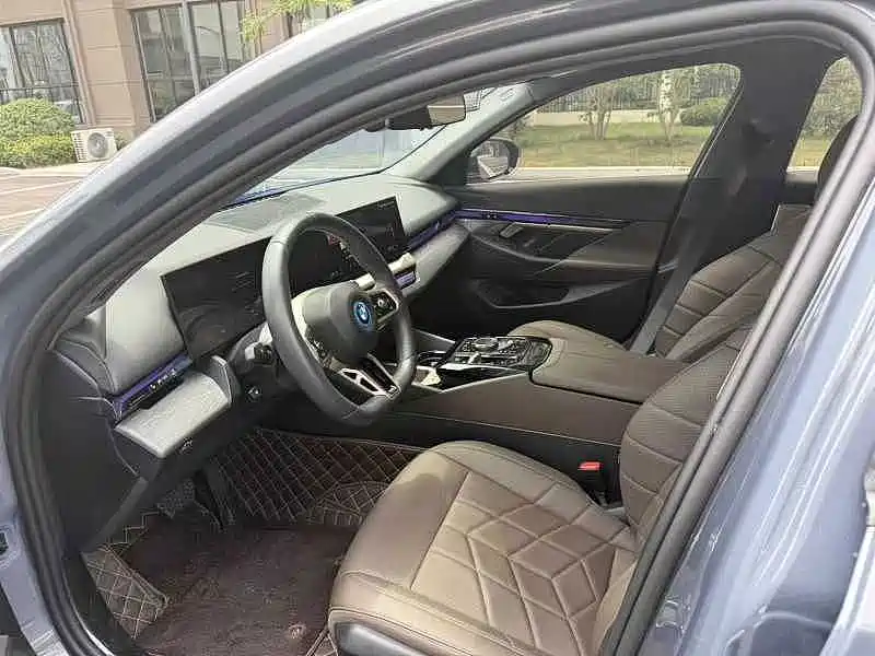 BMW i5 2024