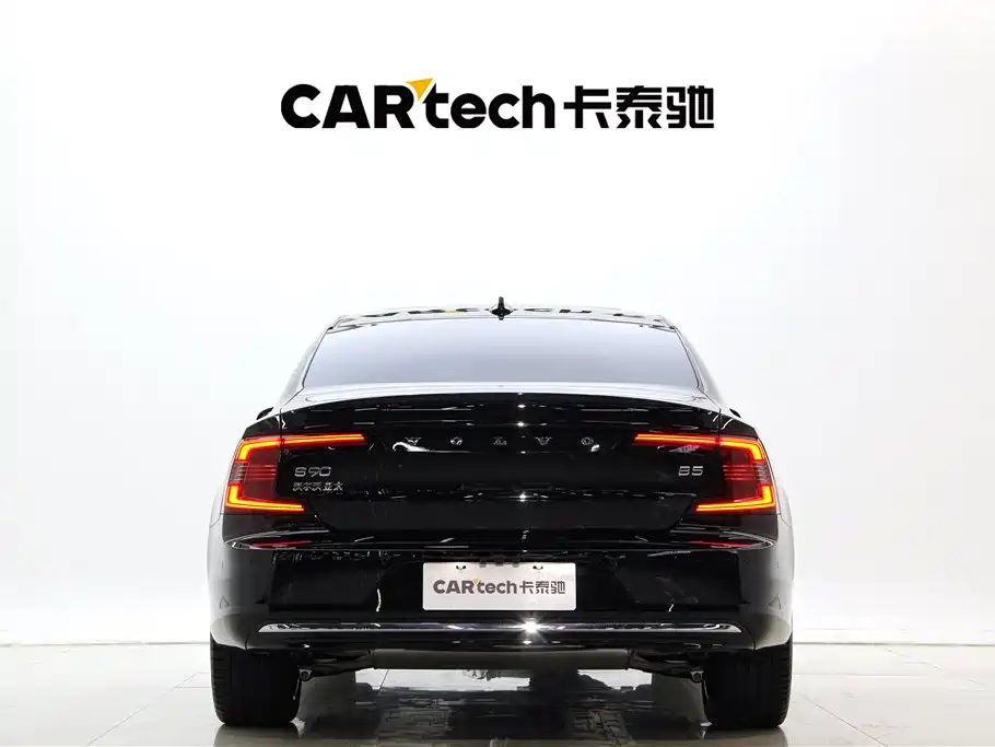 Volvo S90 2025
