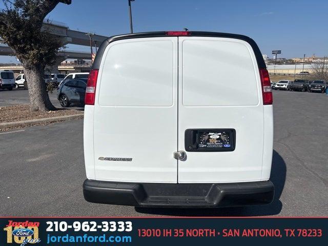 Chevrolet Express 2024
