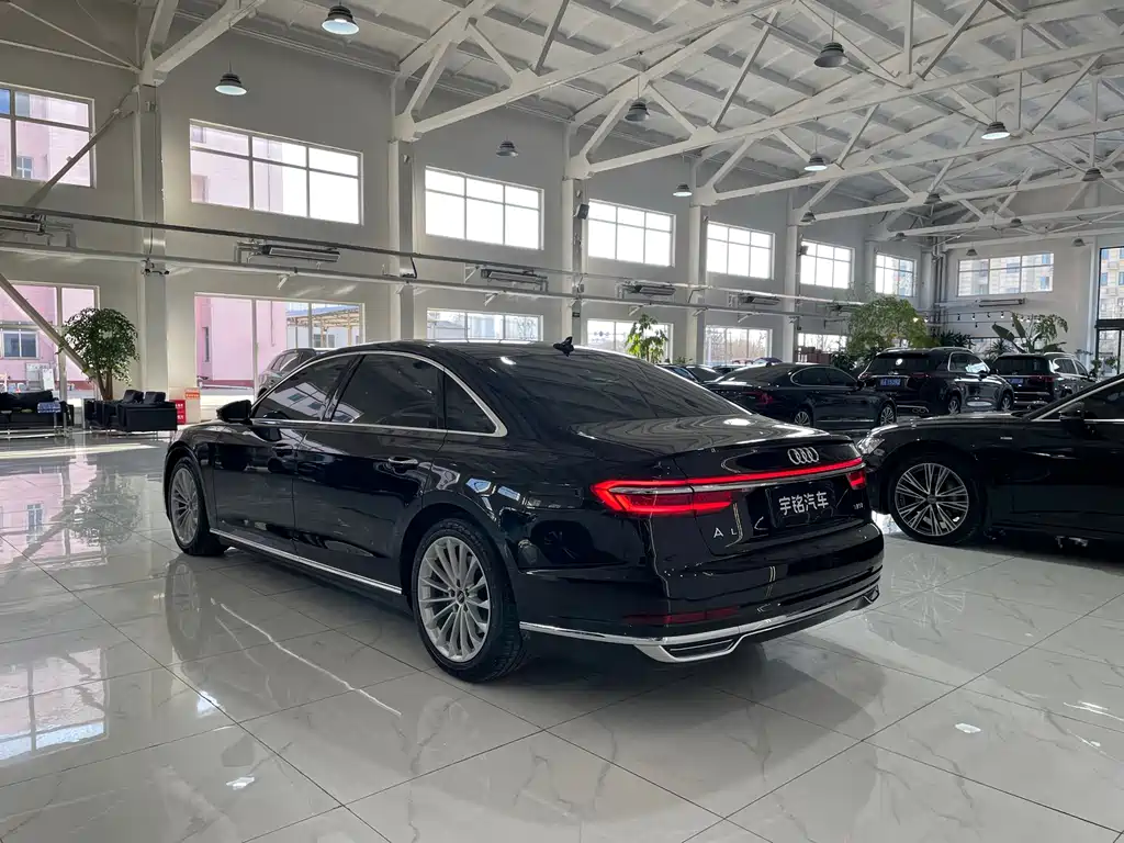 Audi A8 2022